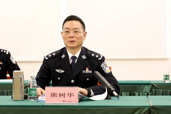 说明: C:\Users\xn\Desktop\新建文件夹\20191218校局合作照片【成都局】\403A9882.JPG