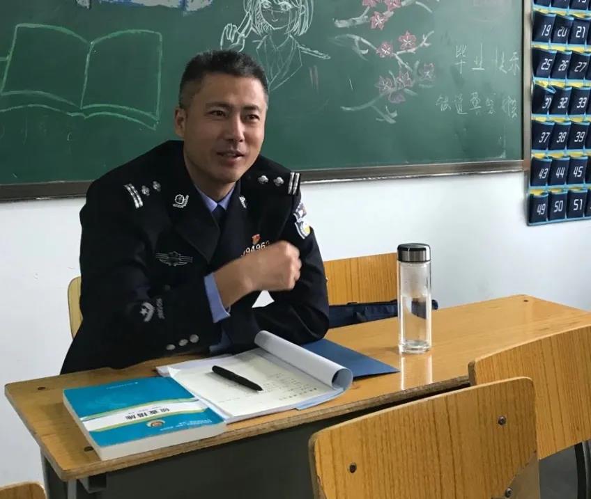 100EF