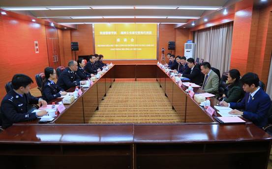 说明: \\Desktop-vmtiudg\图库\2019\20191218会见越南公安部交管局领导\新建文件夹\IMG_1780.jpg